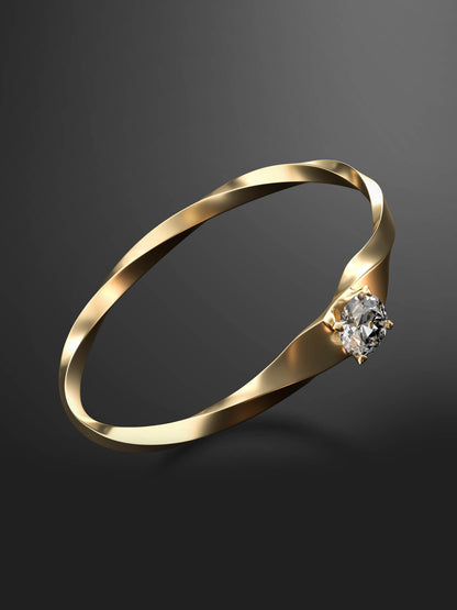 Gold diamond ring