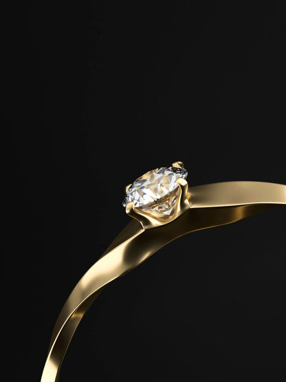 Gold diamond ring